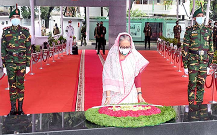 বঙ্গবন্ধুর প্রতিকৃতিতে প্রধানমন্ত্রীর শ্রদ্ধা
